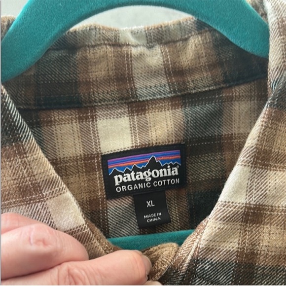 Patagonia Brown Tan Casual Button Down Shirt Men’s Size XL - Picture 6 of 8